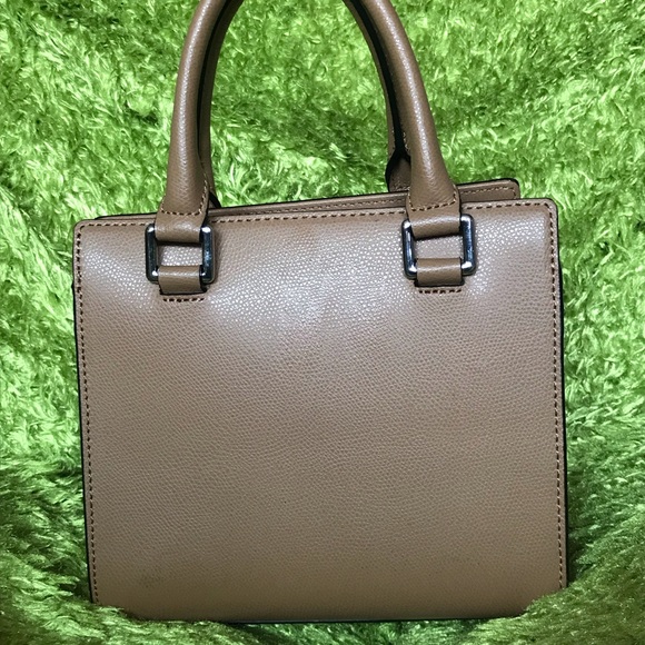 Cross body bag or a hand bag - Picture 3 of 6